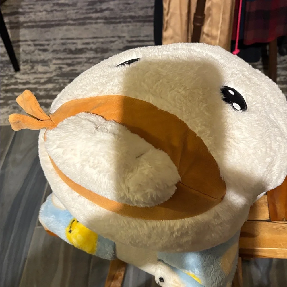 Cozy Plush Bird Bed - White and Tan